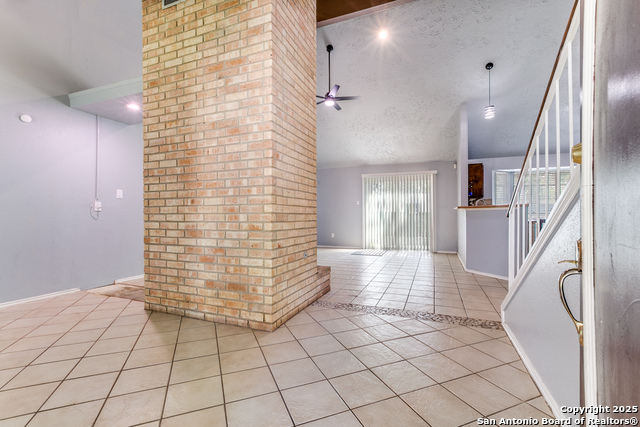 Image 4 of 35 For 8739 Welles Edge