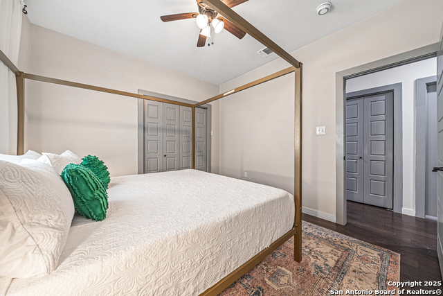 Image 12 of 27 For 419 Hackberry N