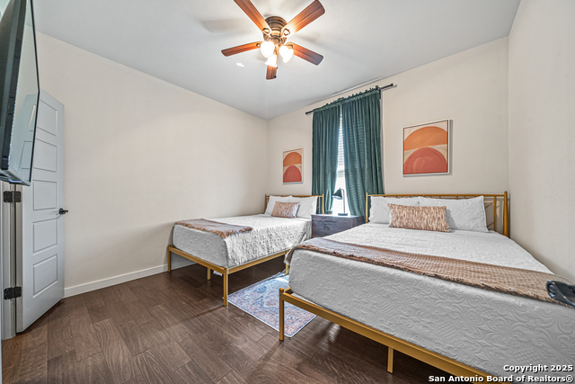 Image 14 of 27 For 419 Hackberry N