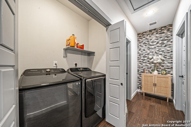 Image 19 of 27 For 419 Hackberry N