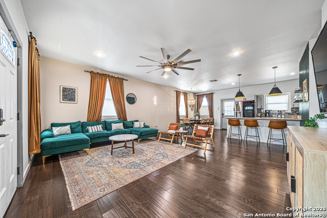 Image 5 of 27 For 419 Hackberry N