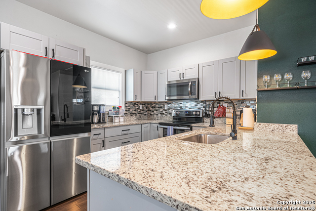 Image 7 of 27 For 419 Hackberry N
