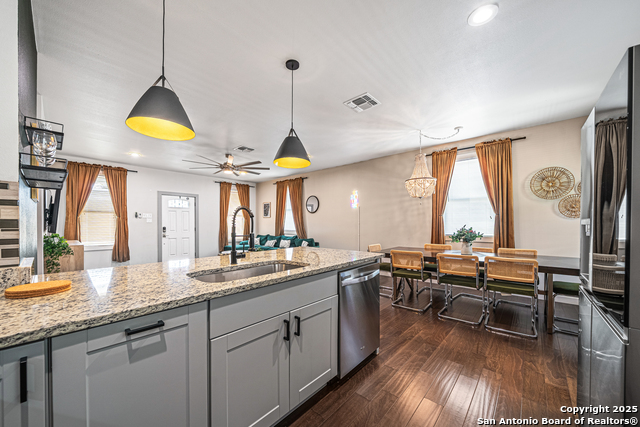 Image 9 of 27 For 419 Hackberry N