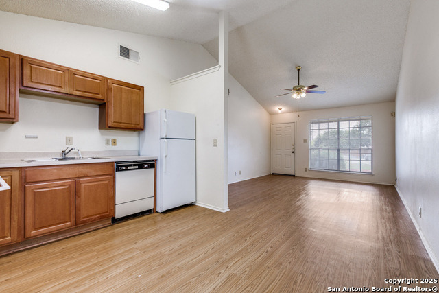 Image 10 of 25 For 9140 Timber Path 3201