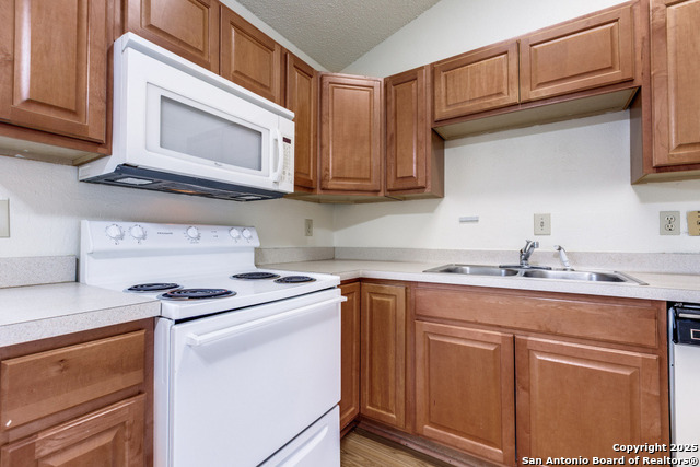 Image 12 of 25 For 9140 Timber Path 3201