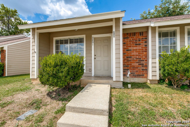 Image 4 of 25 For 9140 Timber Path 3201