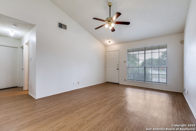 Image 7 of 25 For 9140 Timber Path 3201