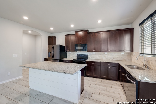 Image 11 of 29 For 533 Sand Trail