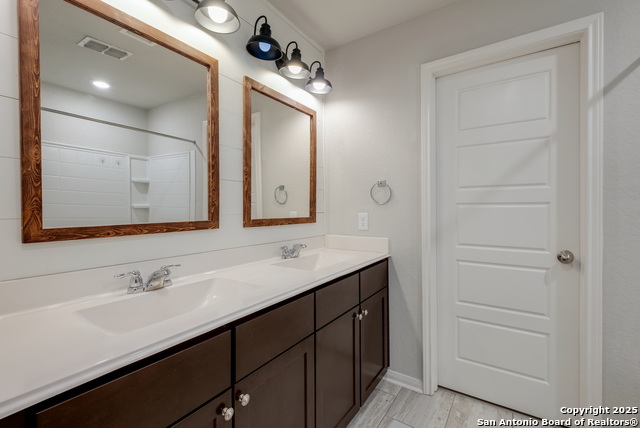 Image 18 of 29 For 533 Sand Trail