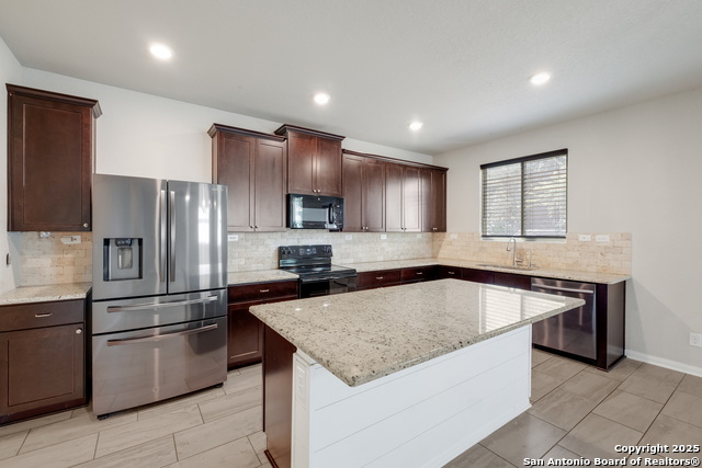 Image 9 of 29 For 533 Sand Trail