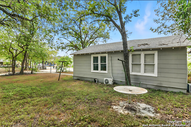 Listing photo id 21 for 402 Michna