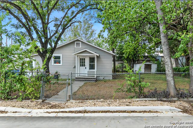 Listing photo id 23 for 402 Michna