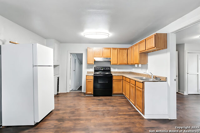 Listing photo id 4 for 402 Michna