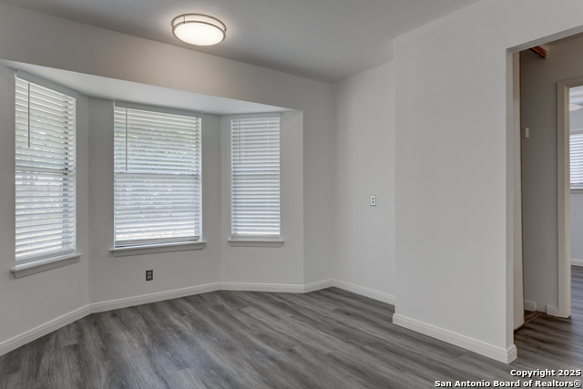 Image 6 of 23 For 409 Beverly  