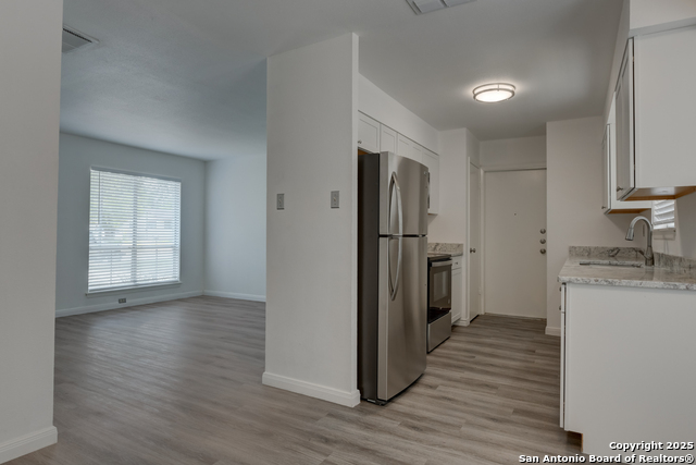 Image 7 of 23 For 409 Beverly  