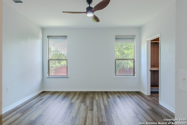 Listing photo id 14 for 6431 Nolina