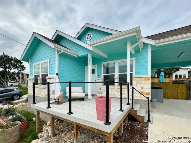 Listing photo id 0 for 1285 Live Oak