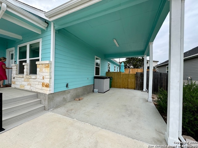 Listing photo id 1 for 1285 Live Oak