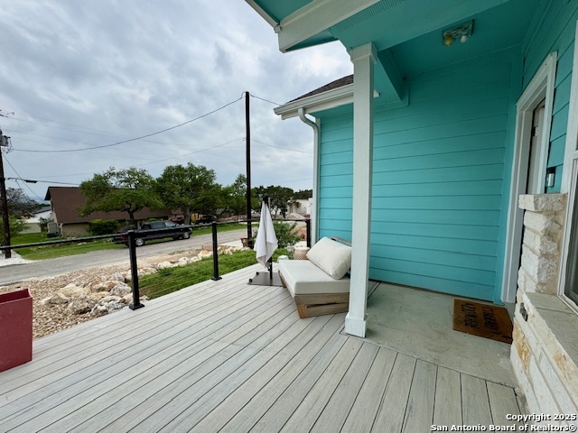 Listing photo id 3 for 1285 Live Oak