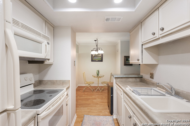 Image 14 of 34 For 2300 Nacogdoches  C210