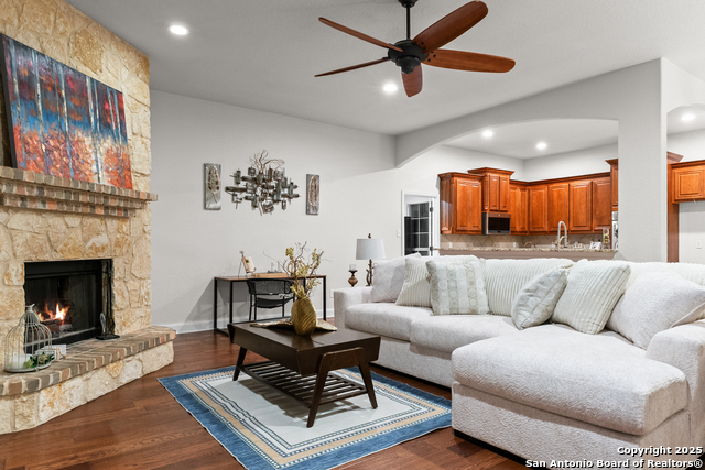 Listing photo id 10 for 9715 Wind Gate Pkwy