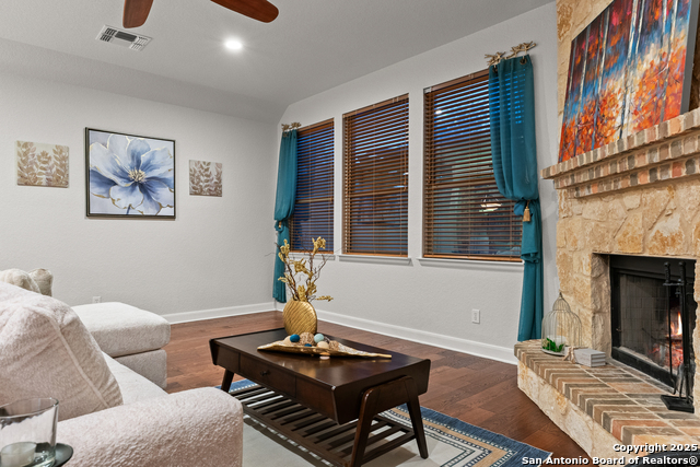 Listing photo id 11 for 9715 Wind Gate Pkwy