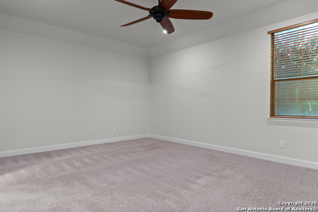 Listing photo id 14 for 9715 Wind Gate Pkwy