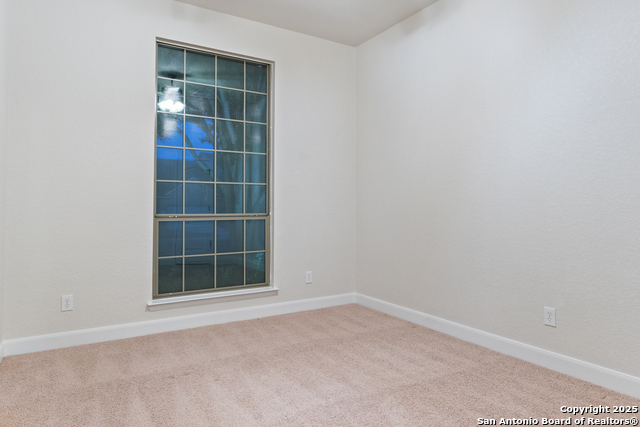 Listing photo id 21 for 9715 Wind Gate Pkwy