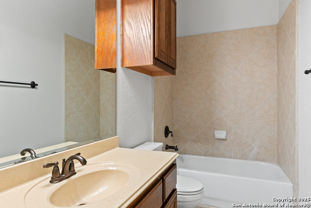 Listing photo id 26 for 9715 Wind Gate Pkwy