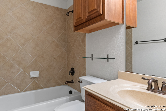 Listing photo id 32 for 9715 Wind Gate Pkwy