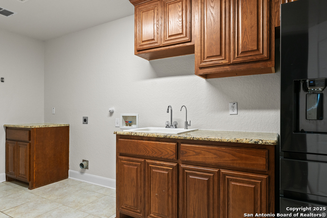 Listing photo id 33 for 9715 Wind Gate Pkwy