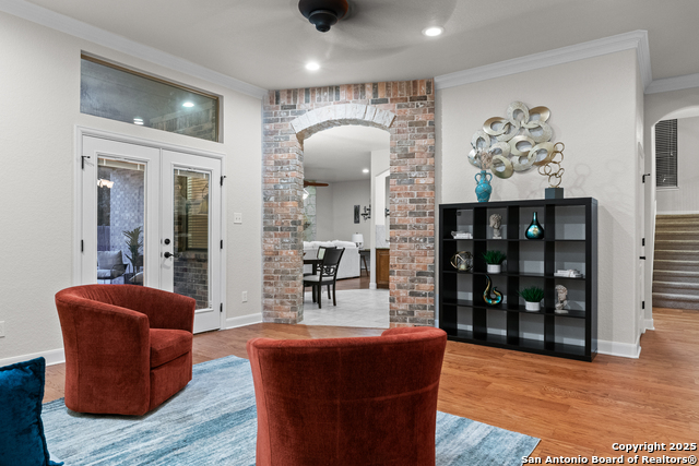 Listing photo id 4 for 9715 Wind Gate Pkwy