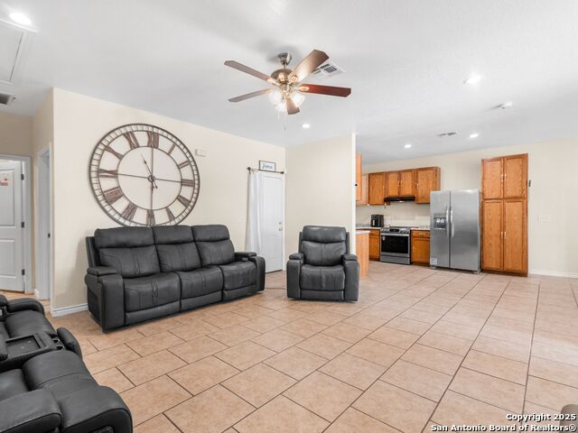 Image 10 of 17 For 9639 Maria Isabell Drive