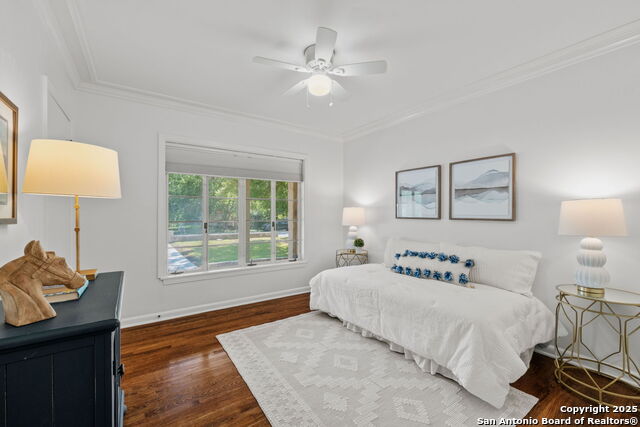 Listing photo id 12 for 1403 San Jacinto