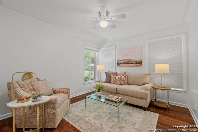 Listing photo id 13 for 1403 San Jacinto
