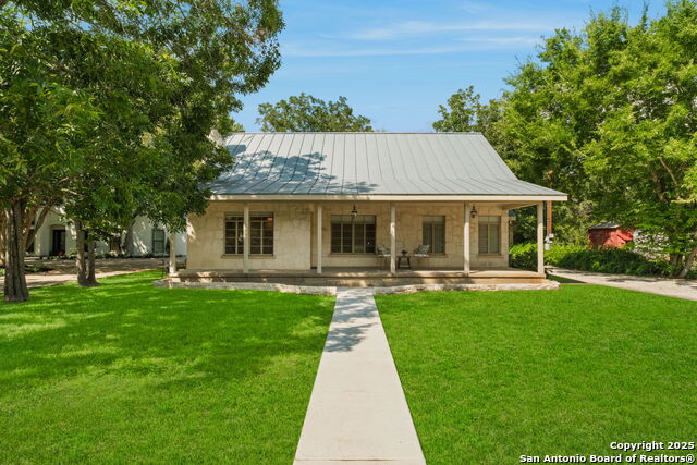 Listing photo id 0 for 1403 San Jacinto