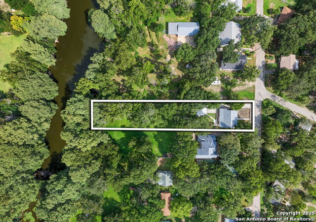 Listing photo id 27 for 1403 San Jacinto