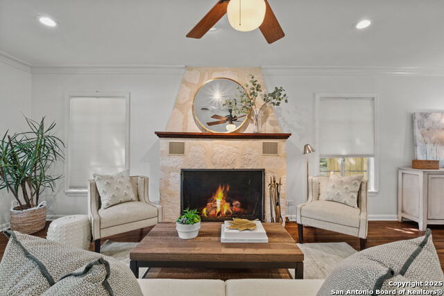 Listing photo id 2 for 1403 San Jacinto
