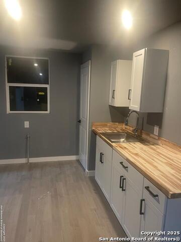Listing photo id 8 for 3152 Mcarthur