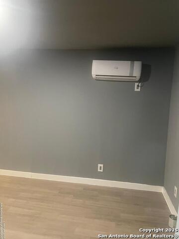 Listing photo id 10 for 3152 Mcarthur