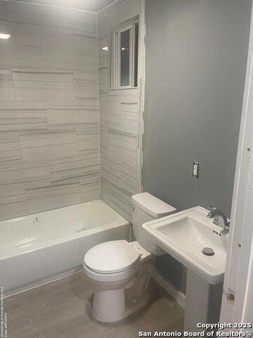 Listing photo id 12 for 3152 Mcarthur