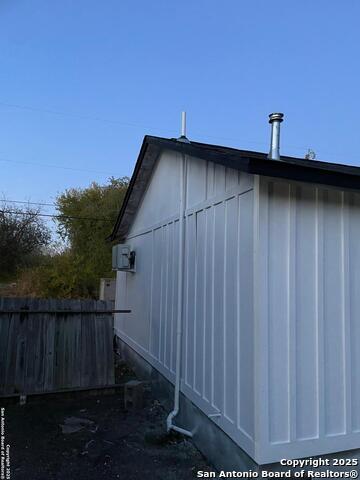 Listing photo id 2 for 3152 Mcarthur