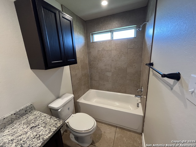 Image 20 of 34 For 6602 Mia Way  101