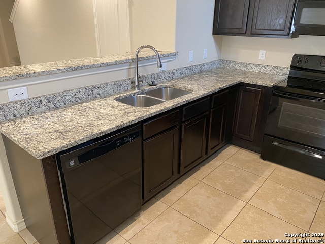 Image 10 of 34 For 6623 Mia Way  102