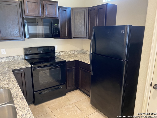 Image 11 of 34 For 6623 Mia Way  102
