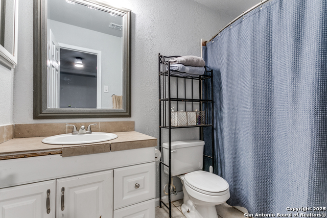 Listing photo id 13 for 5527 Colewood