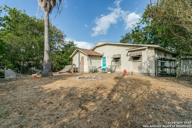 Listing photo id 19 for 5527 Colewood