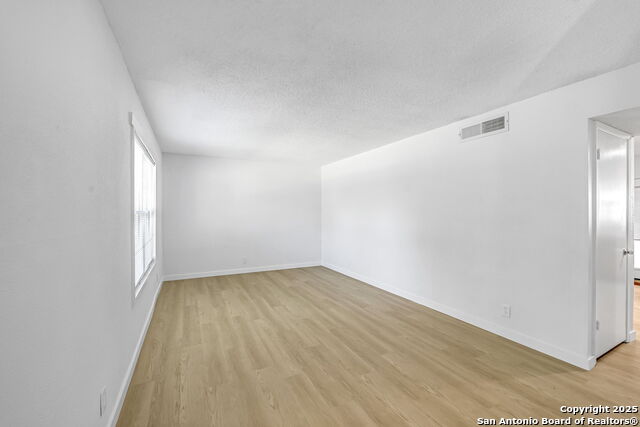 Image 5 of 31 For 6834 Neston Dr