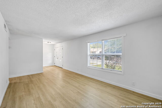 Image 6 of 31 For 6834 Neston Dr