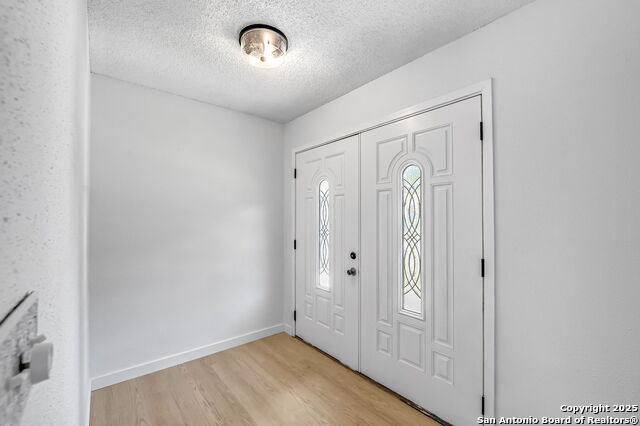 Image 7 of 31 For 6834 Neston Dr